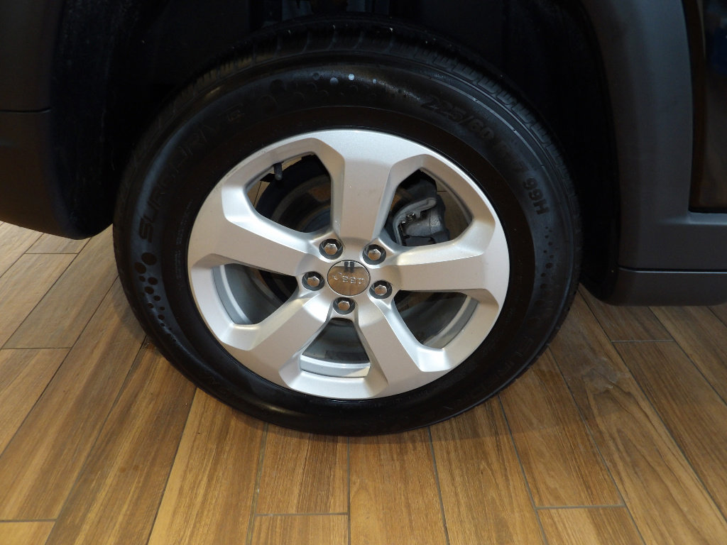 Used 2018 Jeep Compass Latitude w/ Popular Equipment Group AWD/4WD image 5