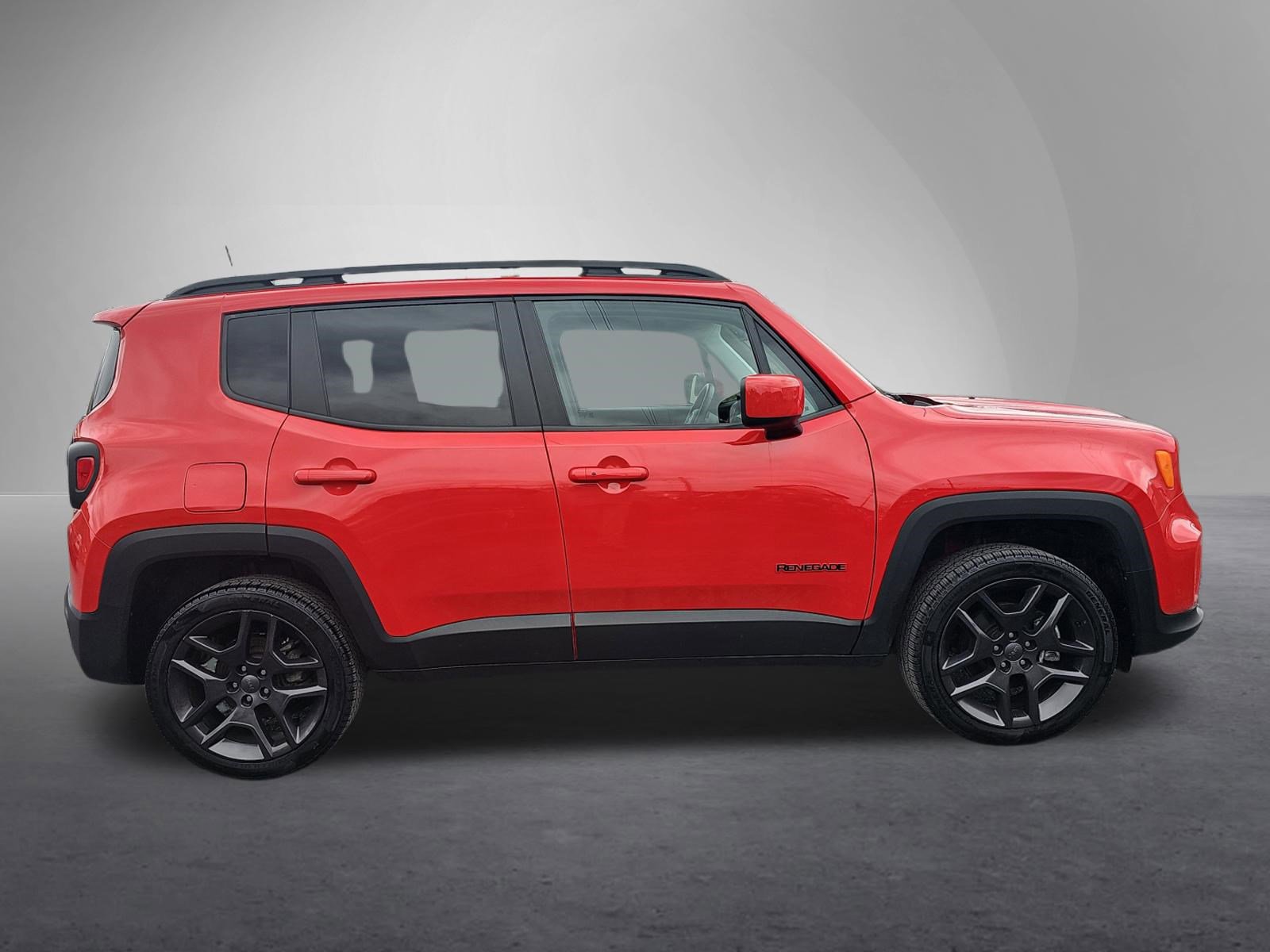 Used 2022 Jeep Renegade Latitude w/ Convenience Group image 2