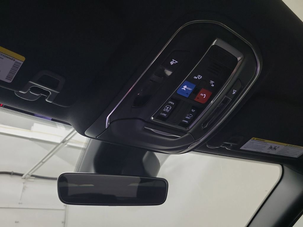Used 2025 Jeep Grand Cherokee Laredo X w/ Trailer Tow Package image 16
