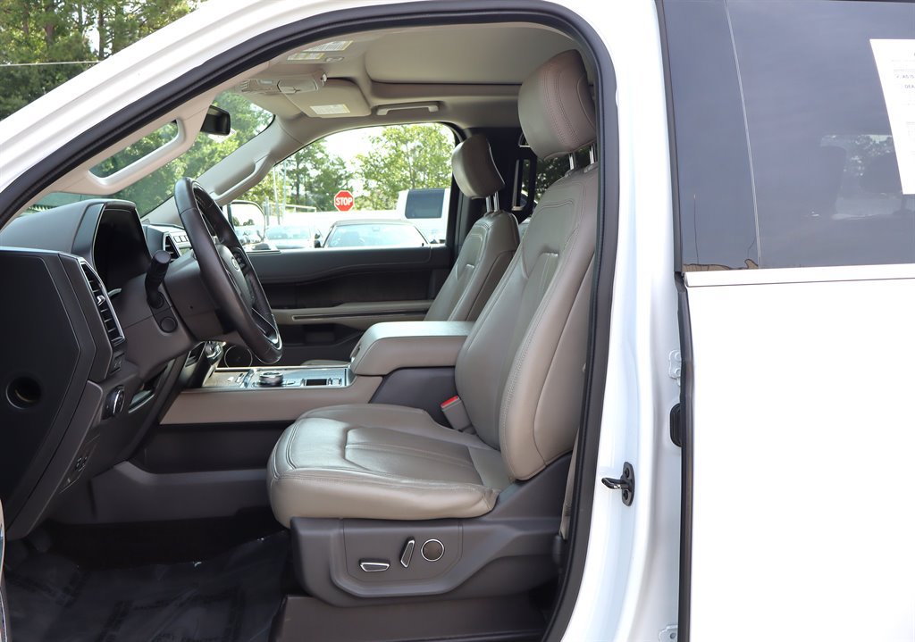 Used 2018 Ford Expedition Max Limited RWD image 17