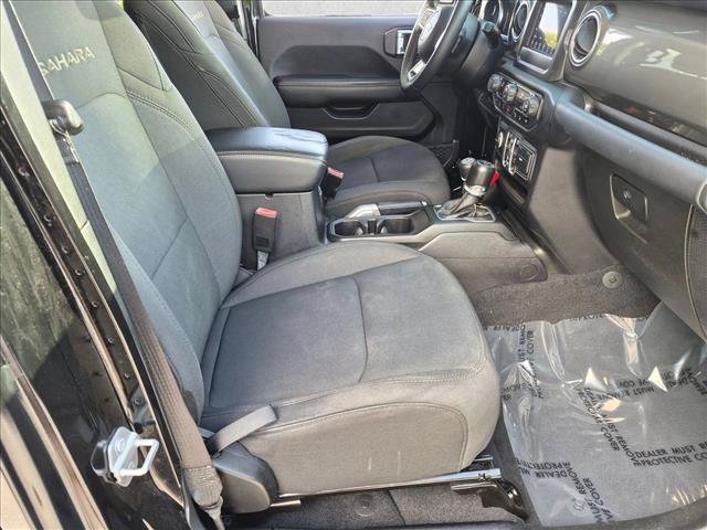 Used 2018 Jeep Wrangler Unlimited Sahara AWD/4WD image 19