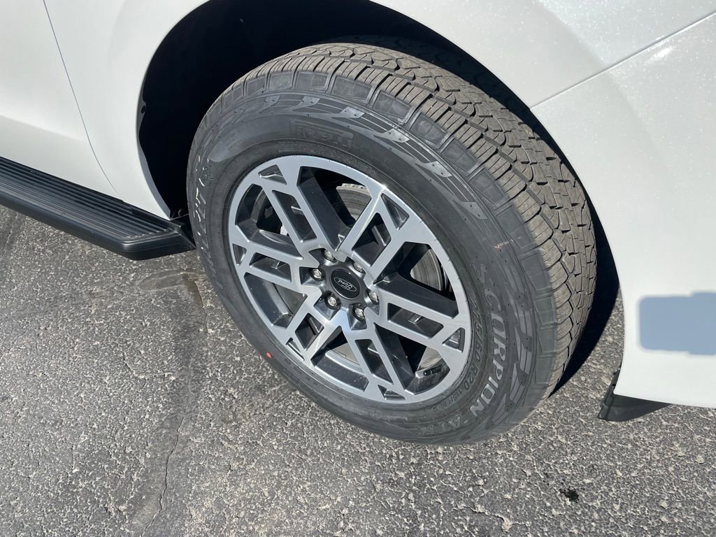 New 2026 Ford Expedition Active image 3