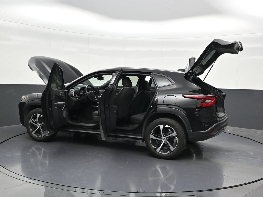 Used 2025 Chevrolet Trax RS w/ Driver Confidence Package FWD image 34