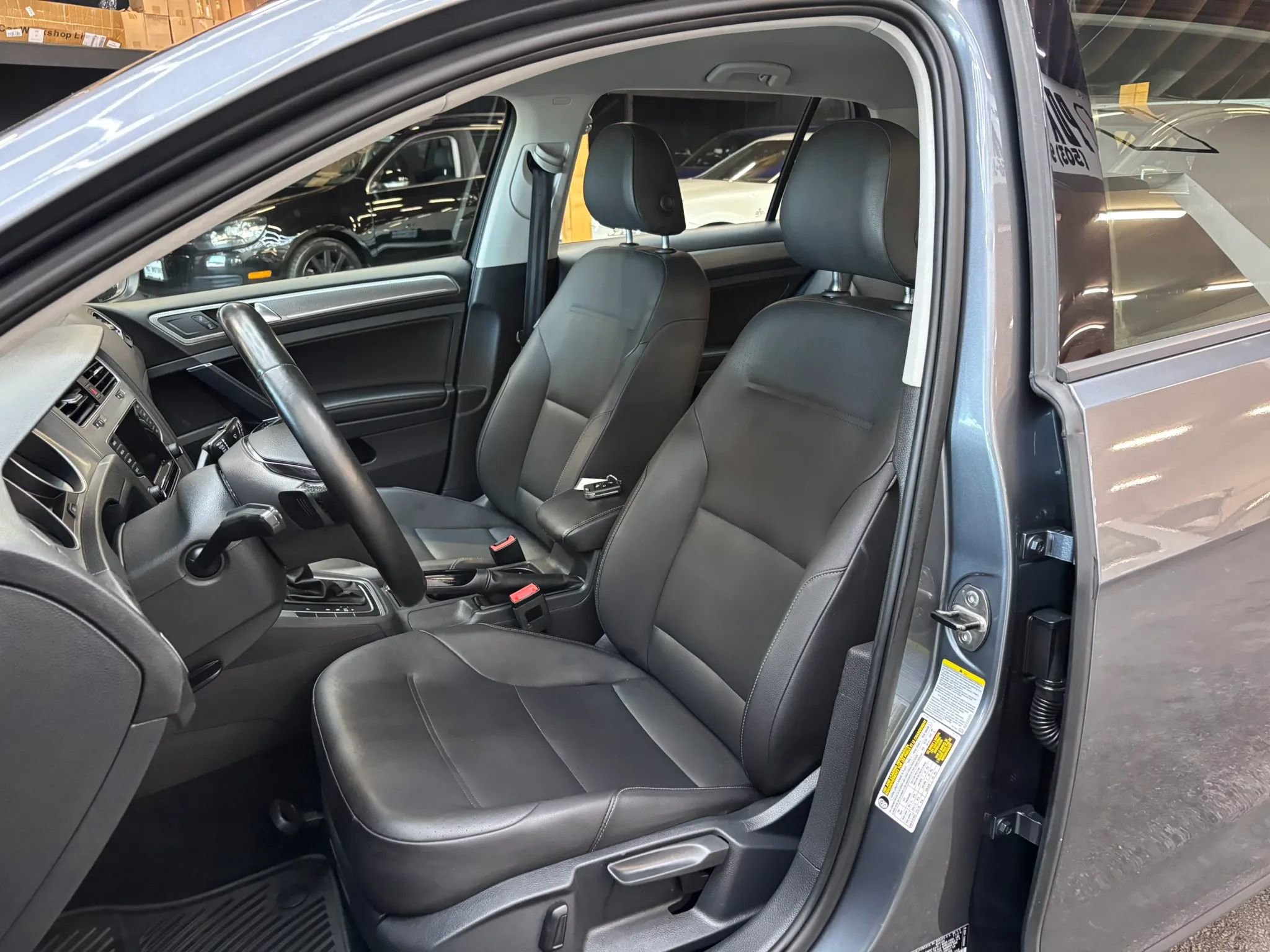 Used 2015 Volkswagen Golf TDI S FWD image 9