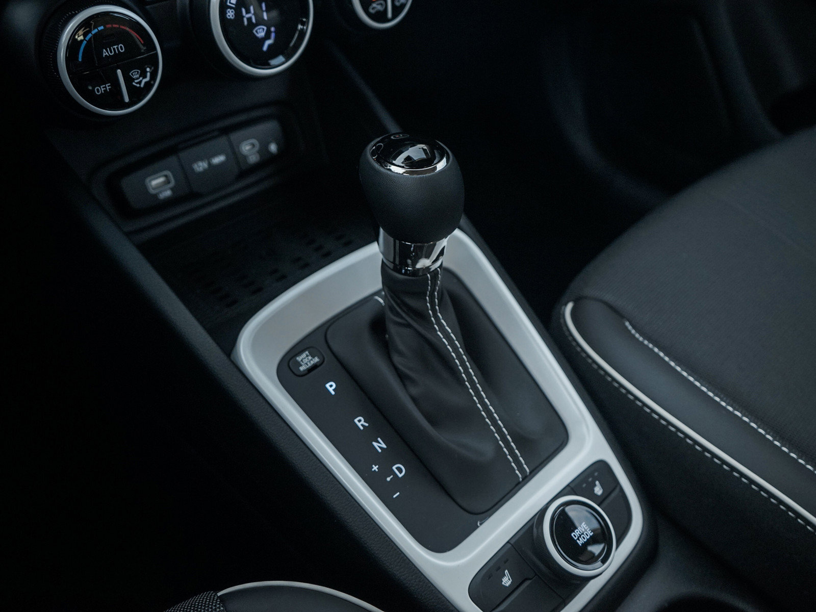 New 2025 Hyundai Venue Limited image 26