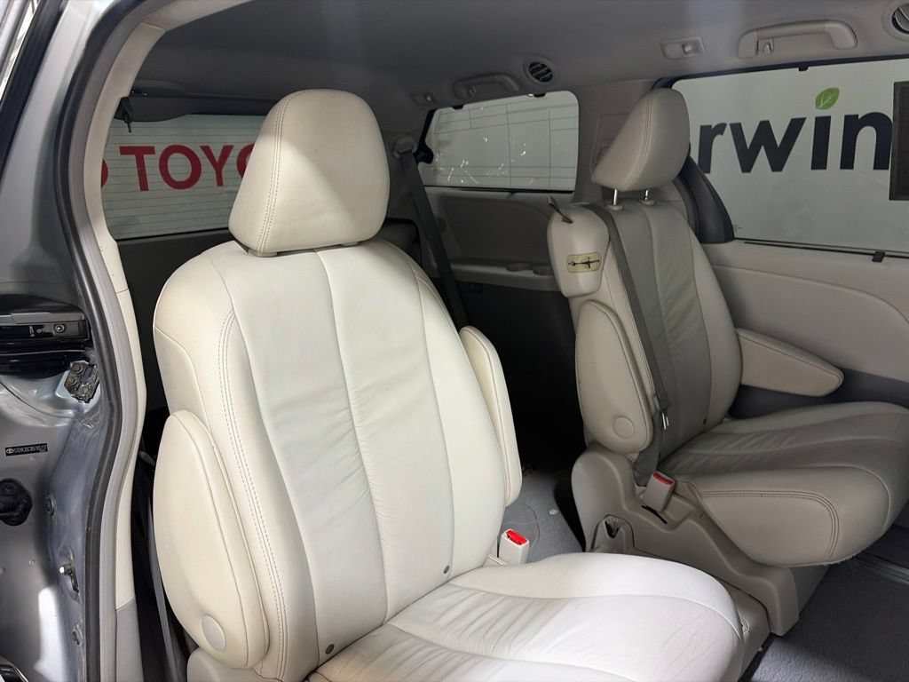 Used 2011 Toyota Sienna XLE w/ XLE Navigation Pkg FWD image 16