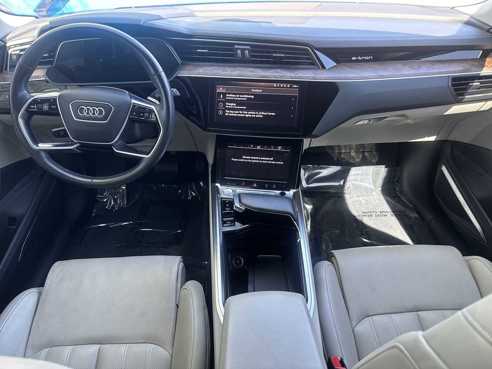 Used 2019 Audi e-tron Prestige w/ Prestige Package AWD/4WD image 14