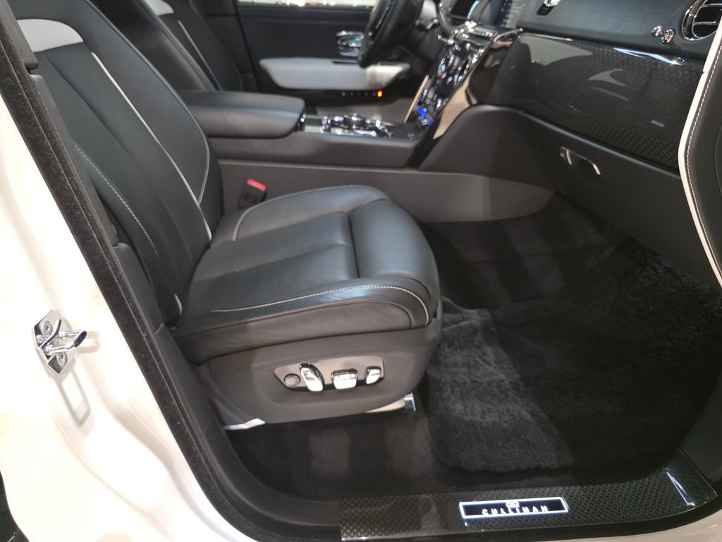 Used 2023 Rolls-Royce Cullinan Black Badge w/ Driver's Package AWD/4WD image 17