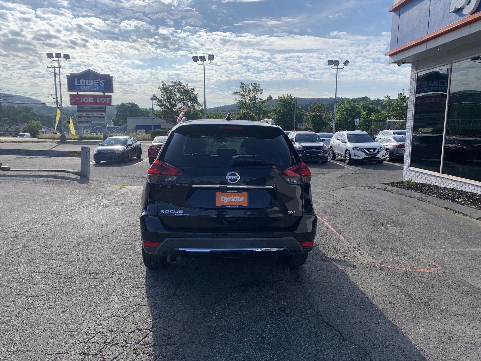Used 2018 Nissan Rogue SV FWD image 5