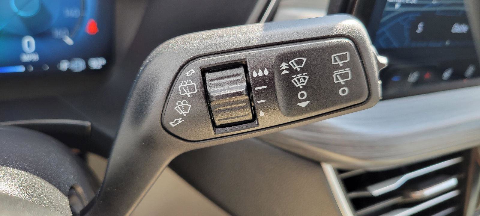 Used 2024 Ford Escape Platinum w/ Premium Technology Package image 16