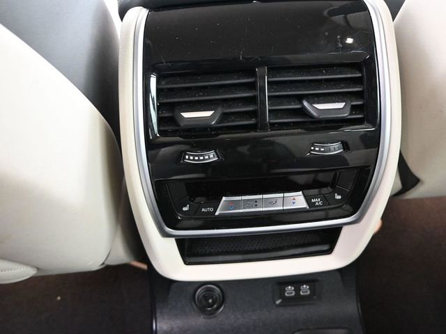 Used 2024 BMW X7 M60i w/ Executive Package image 16