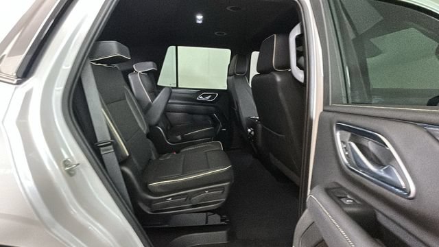 Used 2023 GMC Yukon SLT w/ SLT Luxury Package AWD/4WD image 29