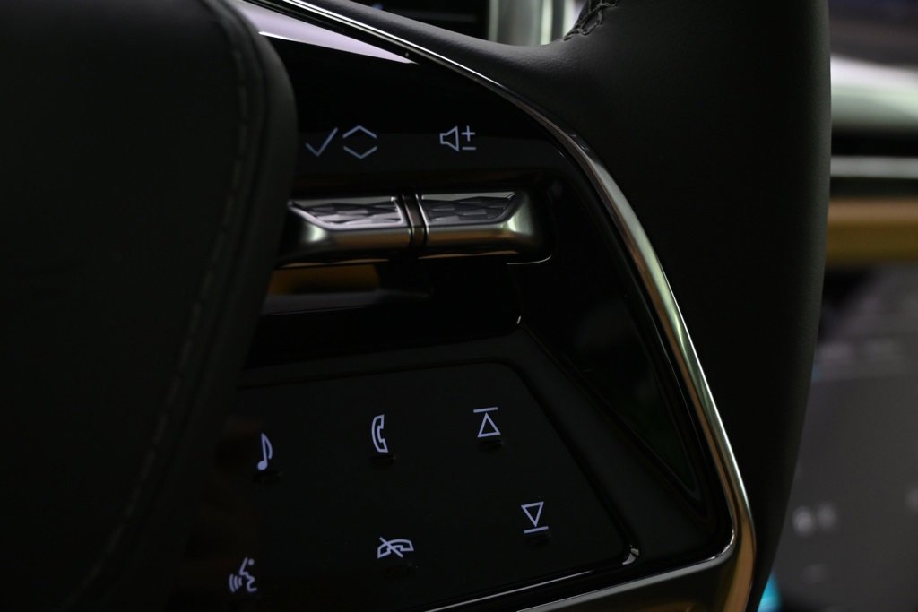 New 2026 Cadillac Escalade IQ Sport 2 w/ LPO, ONYX Package image 32