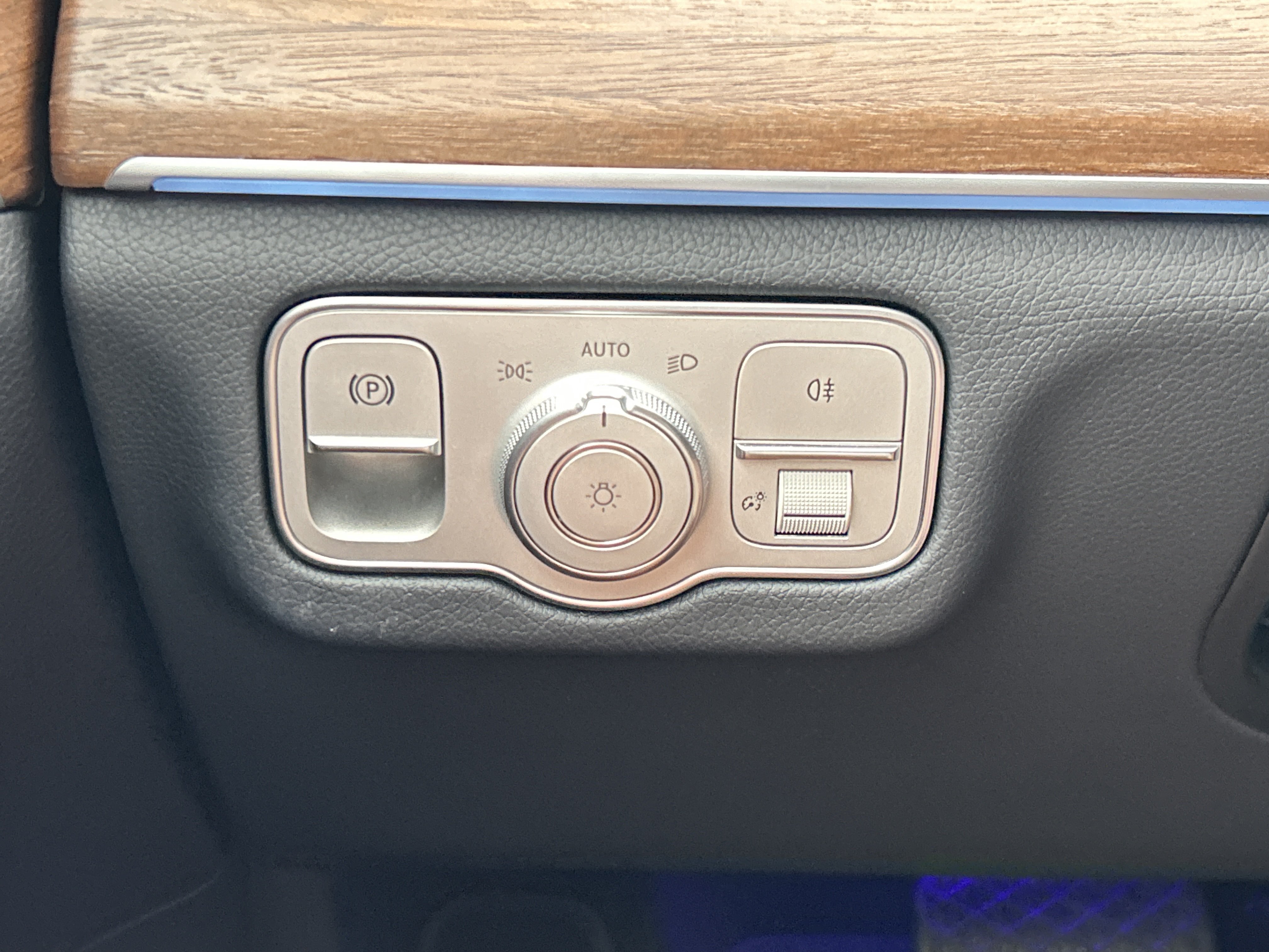 Certified 2025 Mercedes-Benz GLE 450 4MATIC image 23