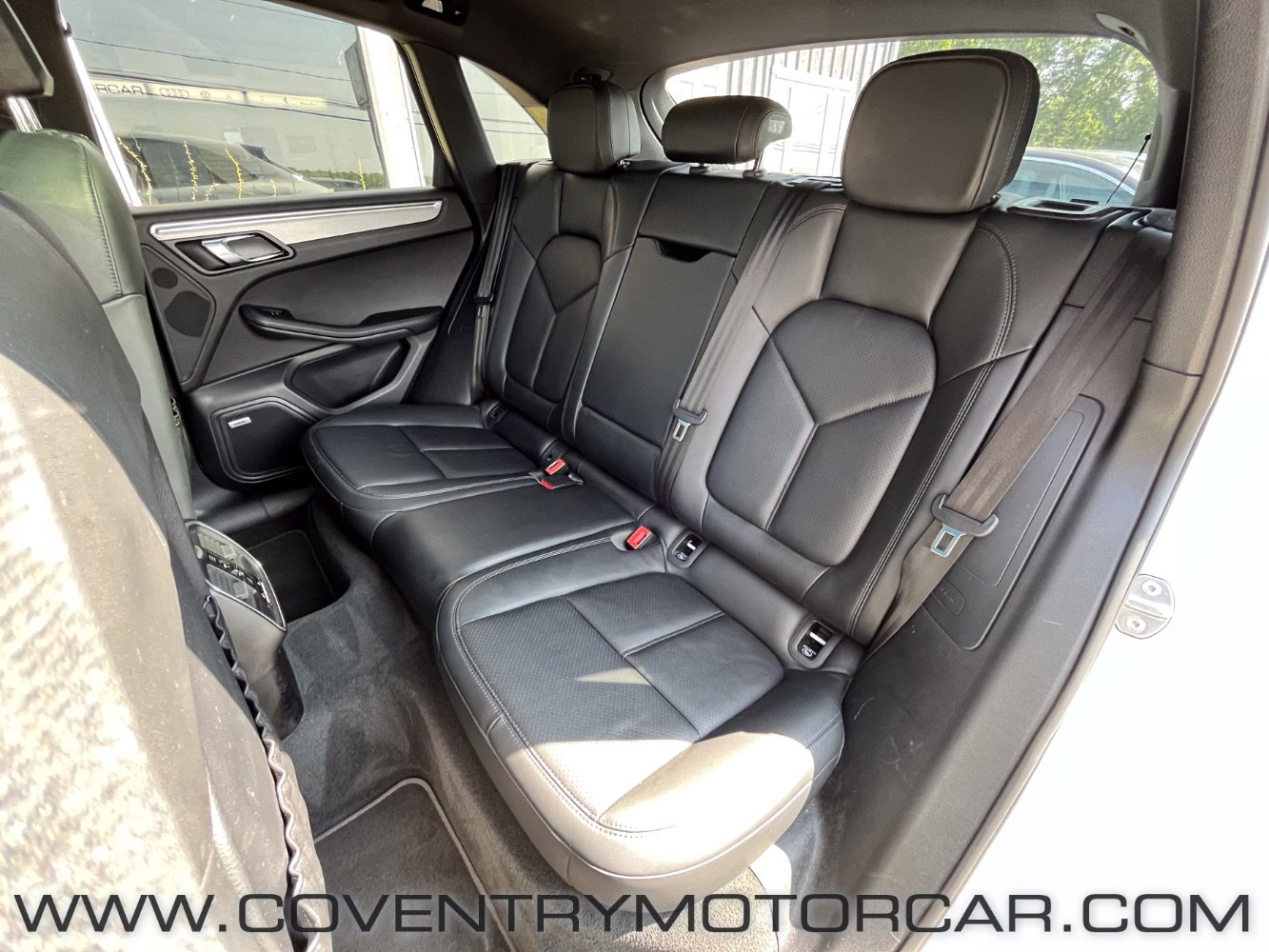 Used 2022 Porsche Macan image 36