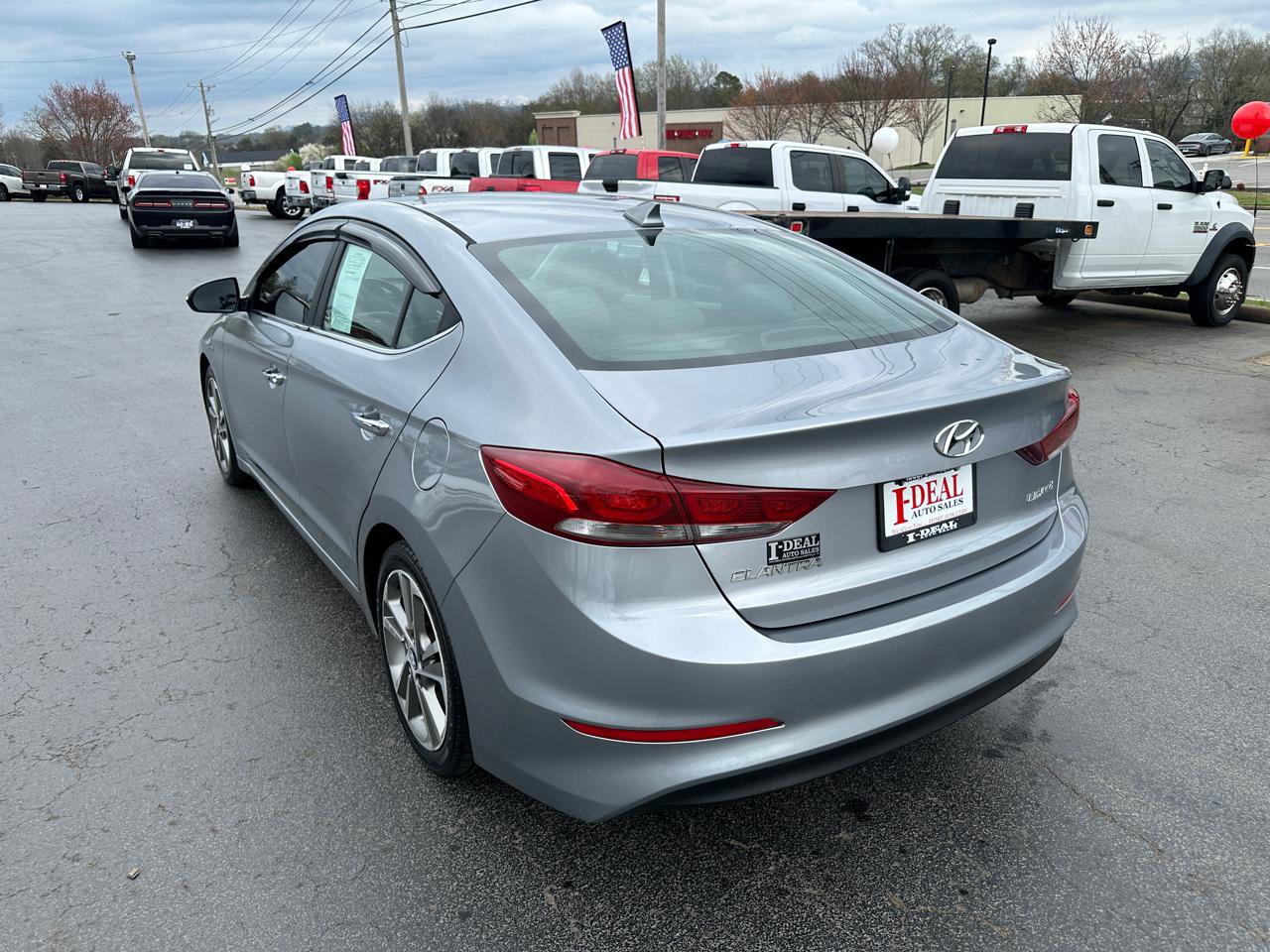 Used 2017 Hyundai Elantra Limited w/ Limited Tech Package 04 FWD image 2