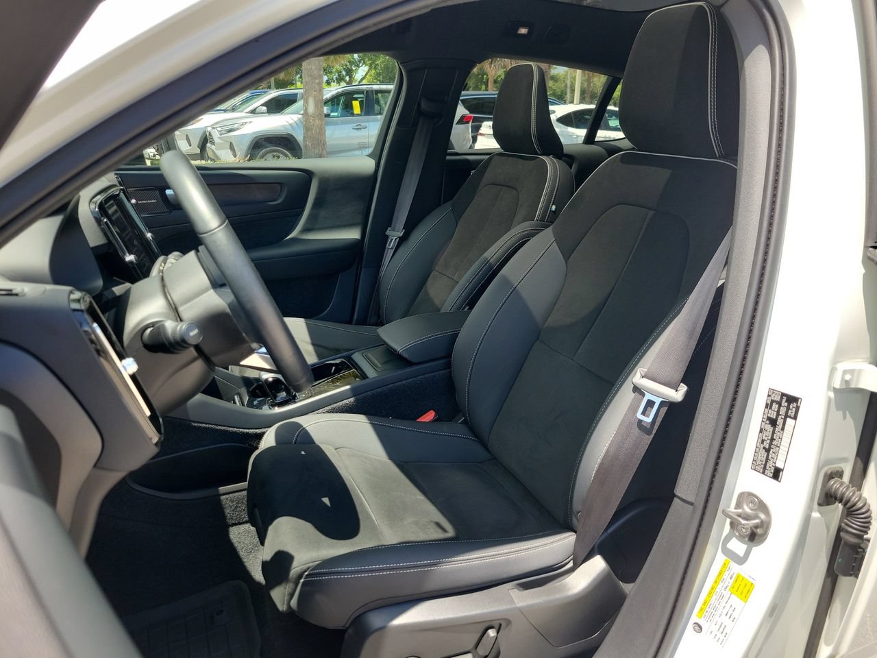 Used 2023 Volvo C40 P8 Recharge Ultimate w/ Protection Package Premier AWD/4WD image 16