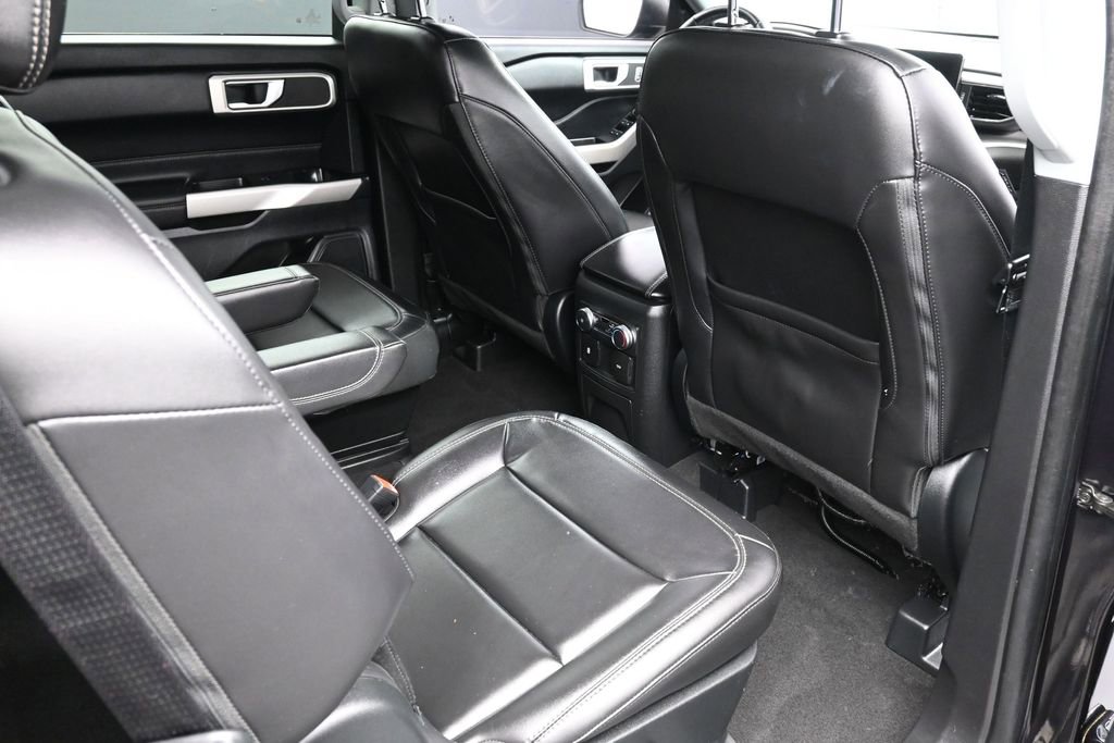 Used 2022 Ford Explorer XLT w/ Equipment Group 202A RWD image 15