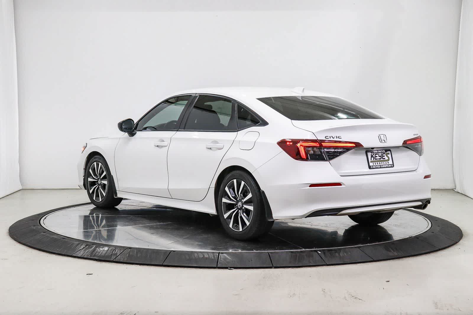 Used 2025 Honda Civic Sport image 2