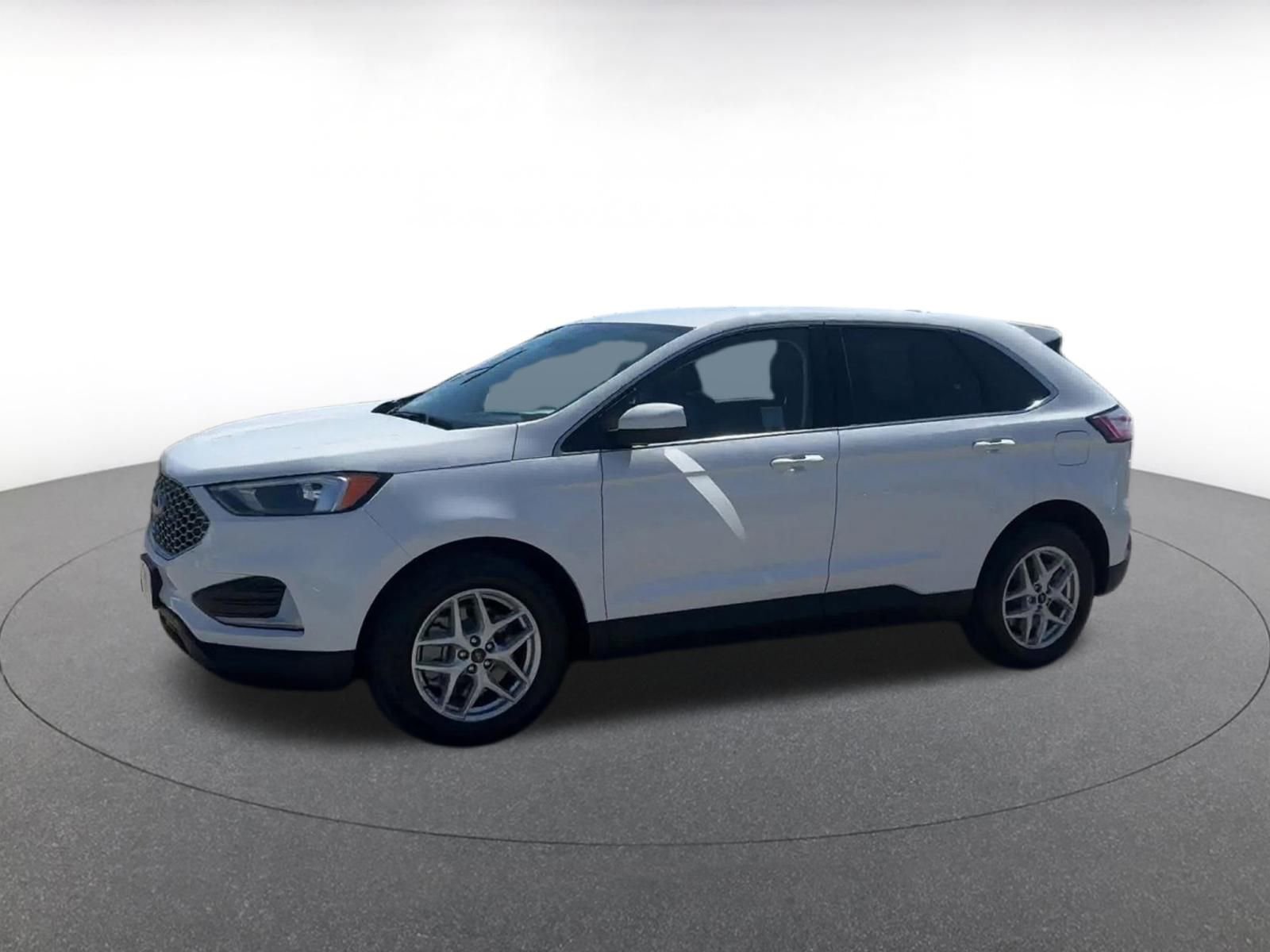 Used 2024 Ford Edge SEL image 8