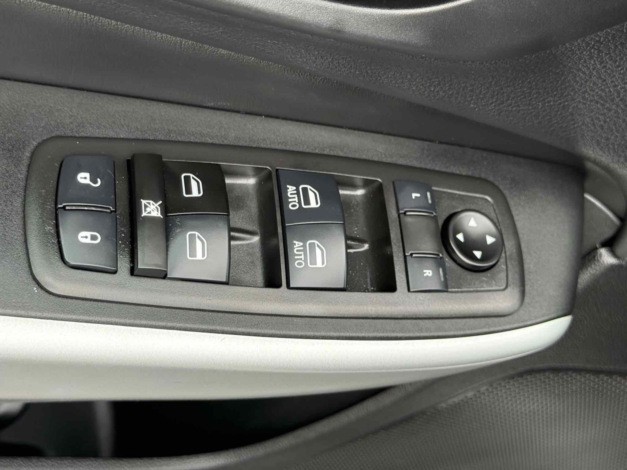 Used 2018 Jeep Cherokee Trailhawk image 96