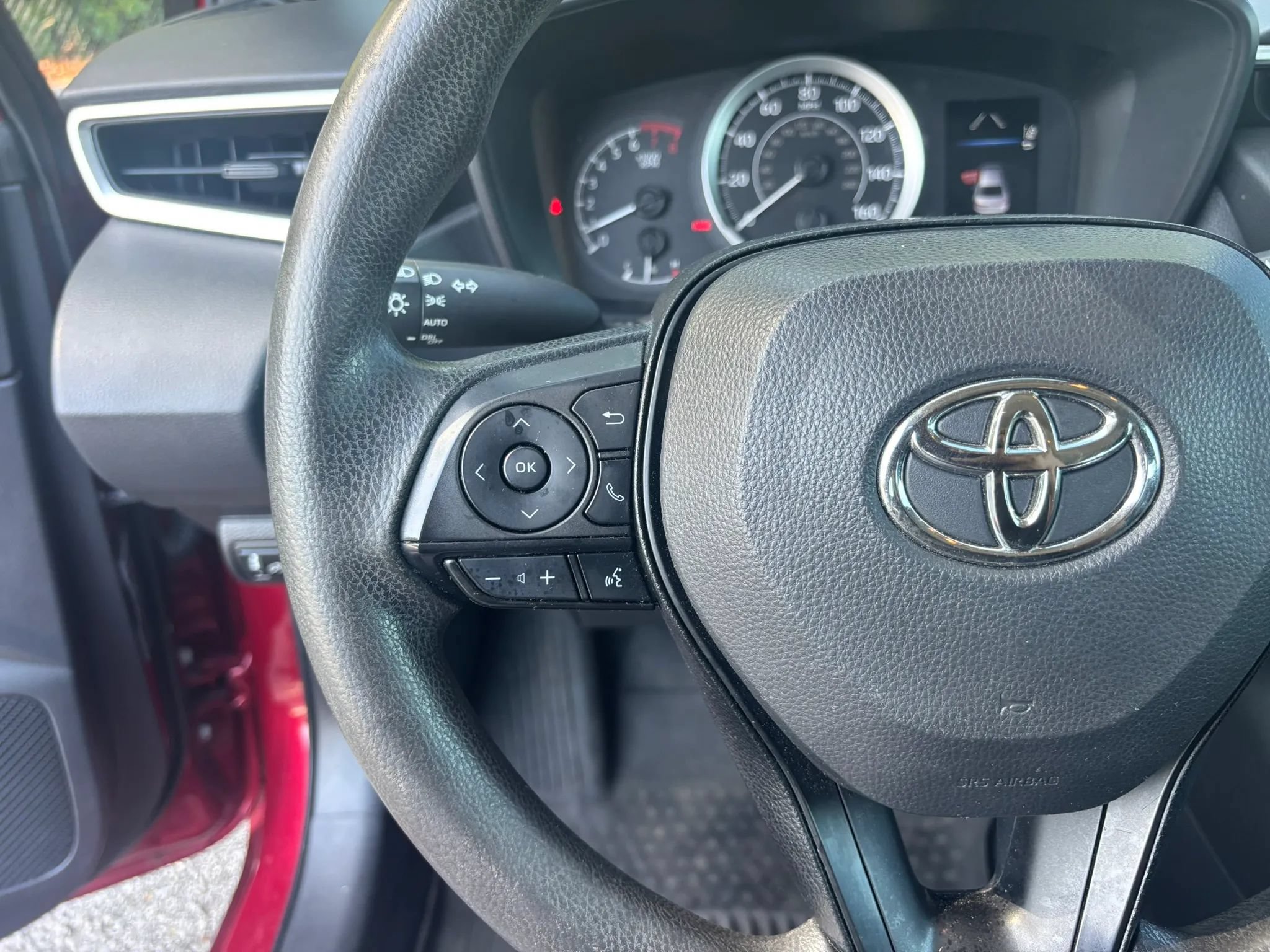 Used 2022 Toyota Corolla LE FWD image 11
