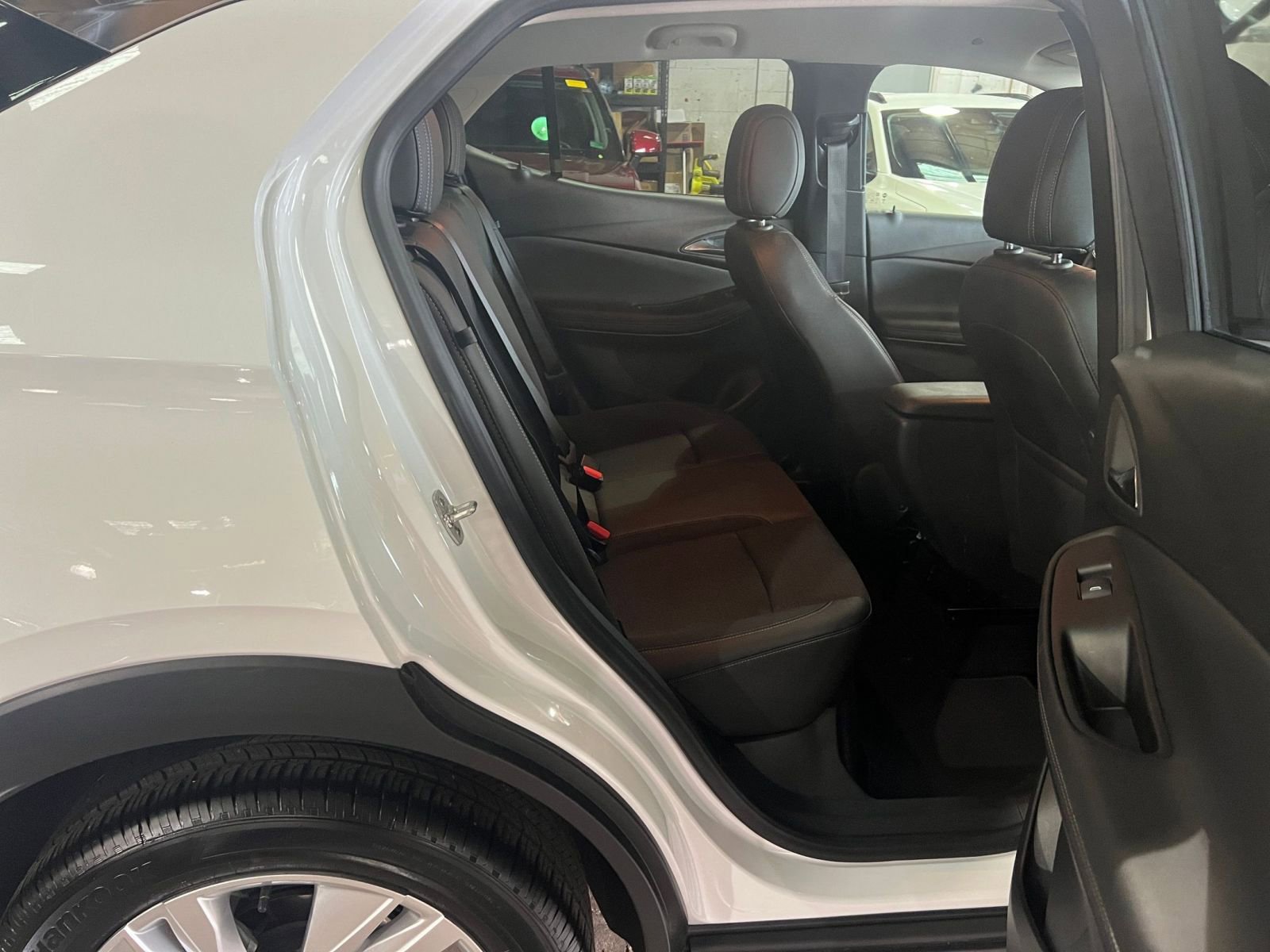 Used 2025 Buick Encore GX Preferred image 23