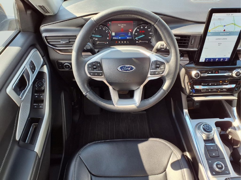 Used 2023 Ford Explorer Limited w/ Limited Technology Package AWD/4WD image 13