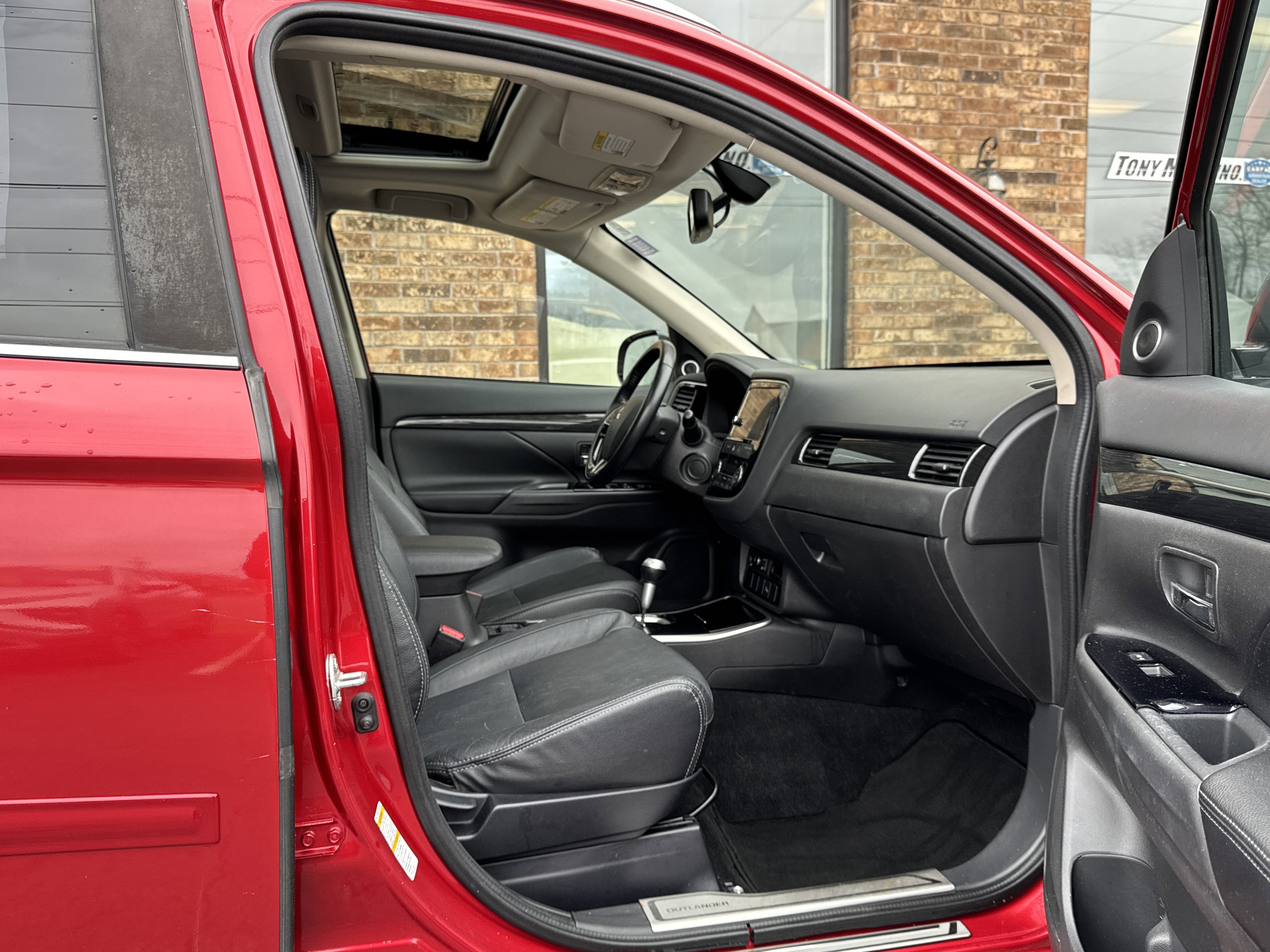 Used 2017 Mitsubishi Outlander SEL image 15