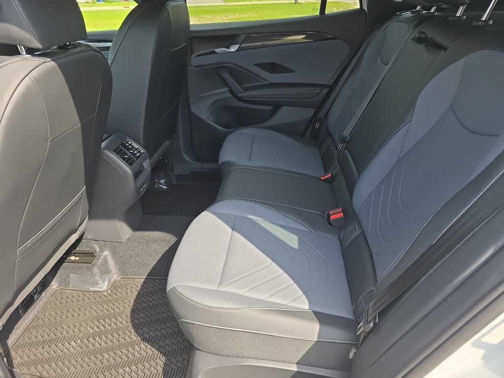 New 2026 Volkswagen Tiguan SE R-Line AWD/4WD image 34