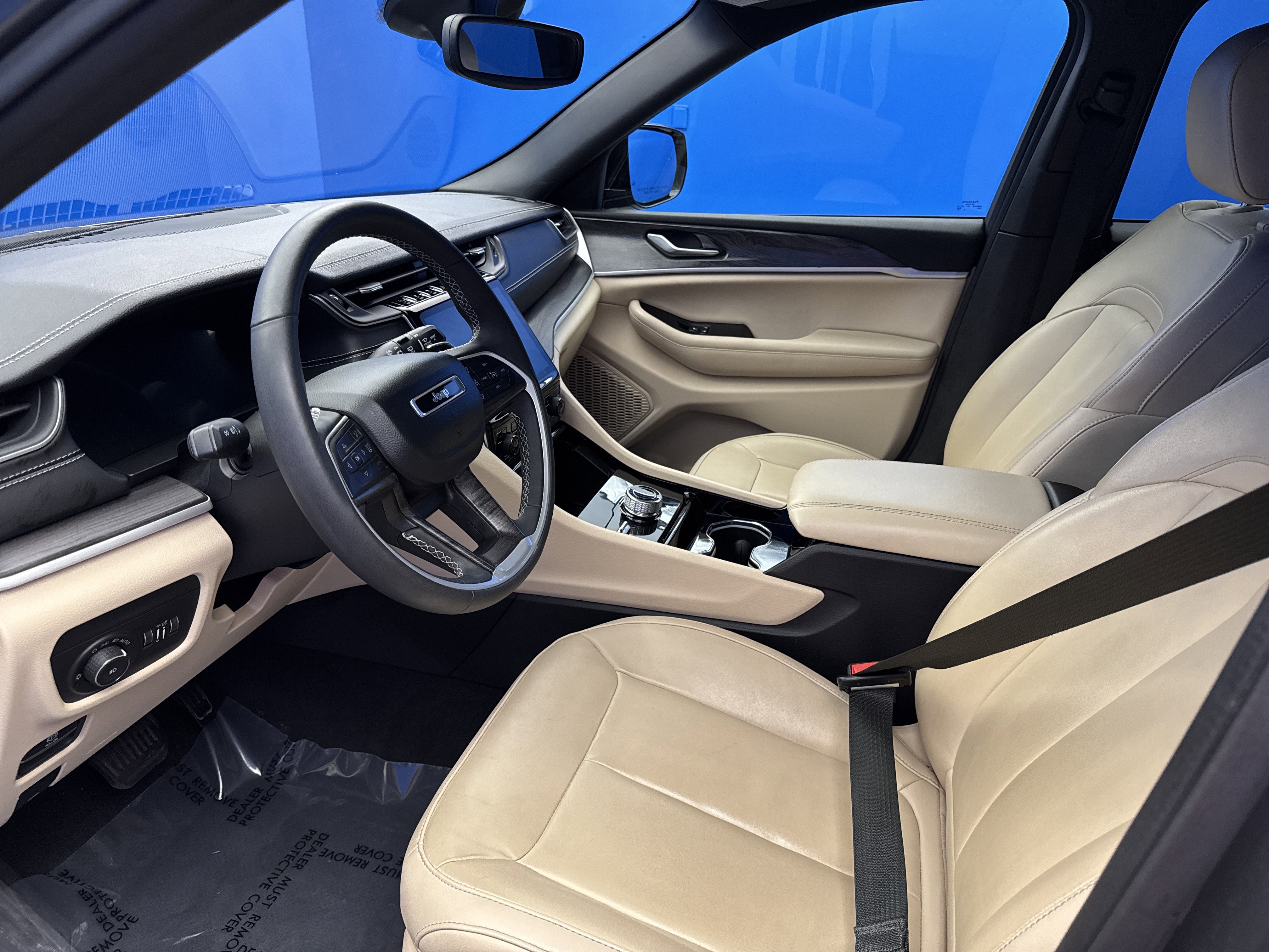 Used 2023 Jeep Grand Cherokee L Limited image 13