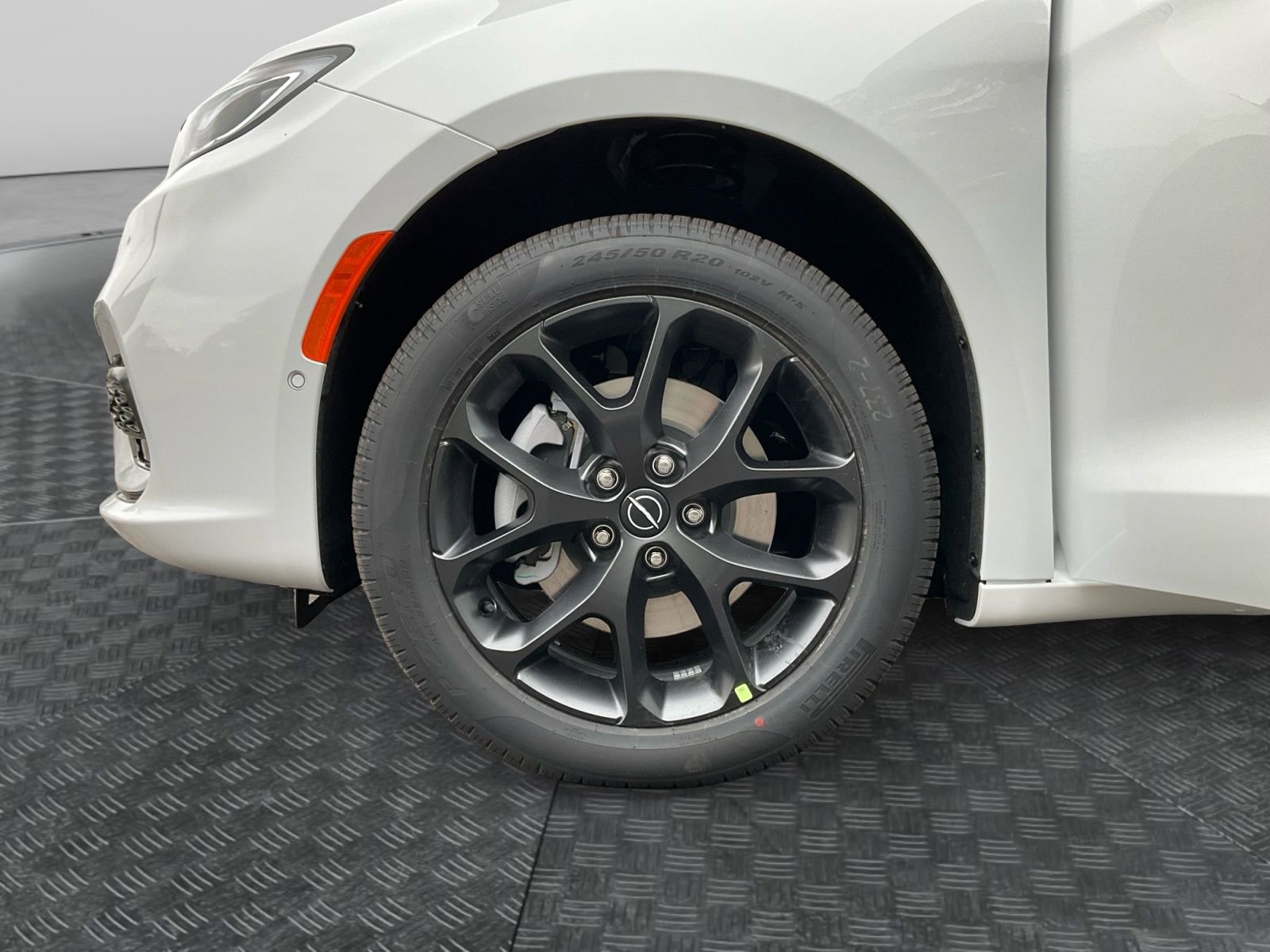 New 2026 Chrysler Pacifica Limited w/ S Appearance Package image 14