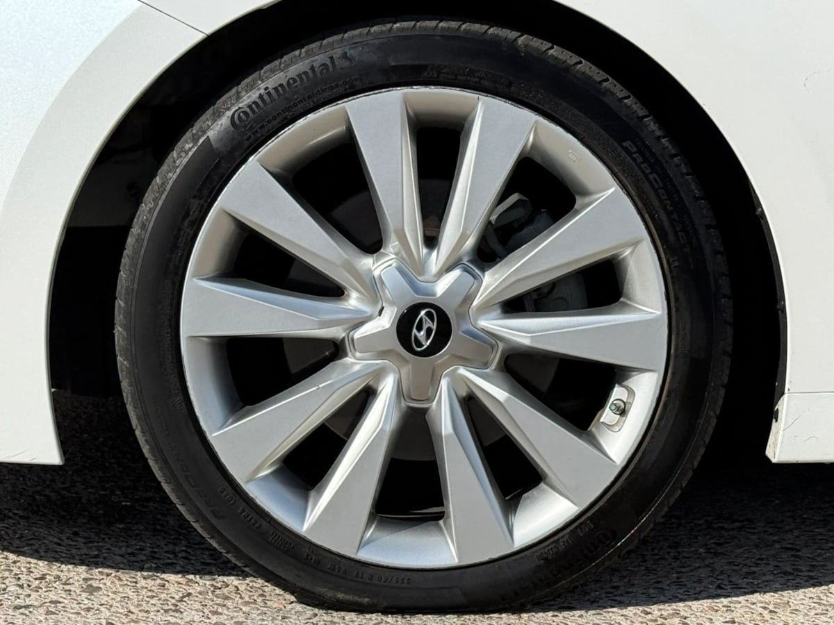 Used 2016 Hyundai Azera Limited FWD image 26
