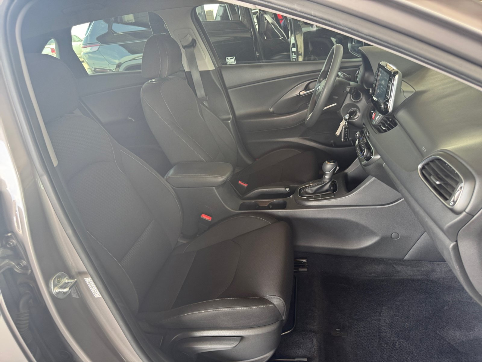 Used 2020 Hyundai Elantra GT FWD image 27