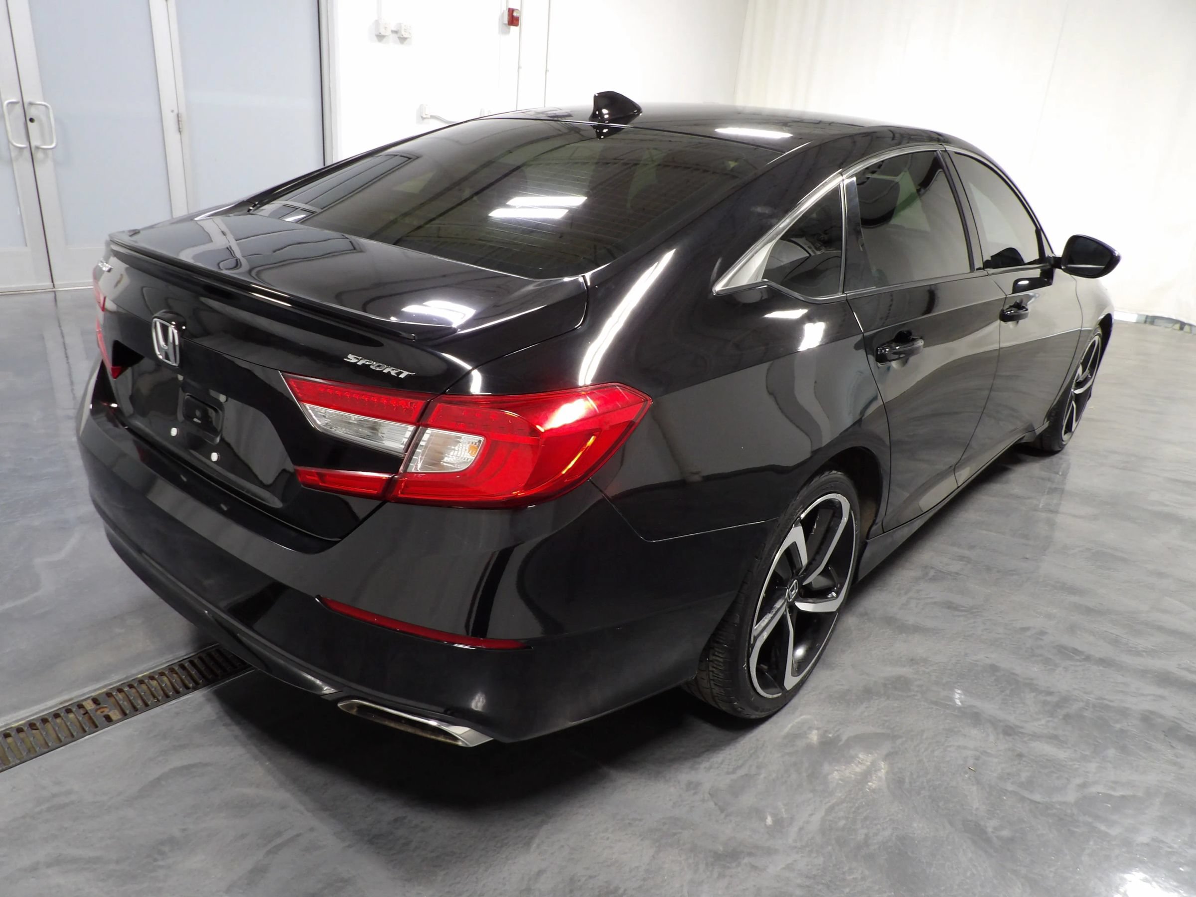Used 2022 Honda Accord Sport image 4