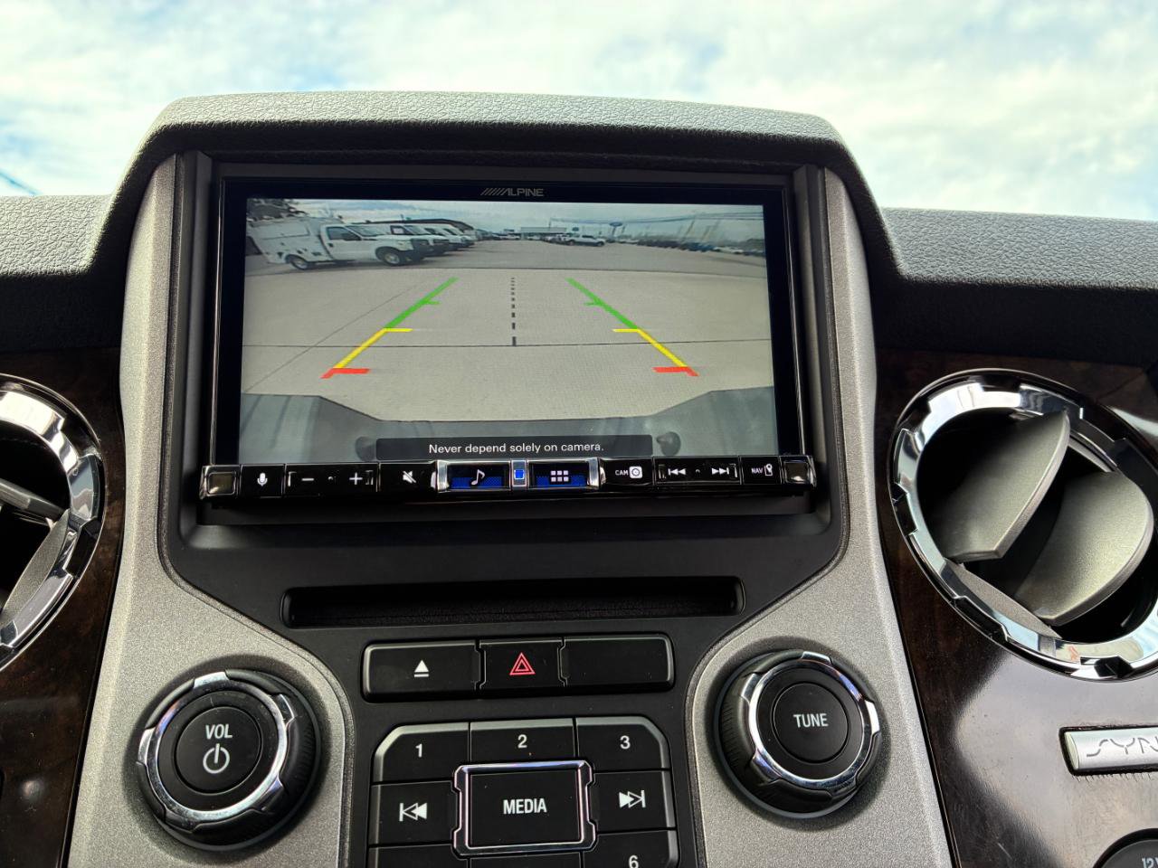 Used 2015 Ford F250 Platinum w/ FX4 Off-Road Package image 24