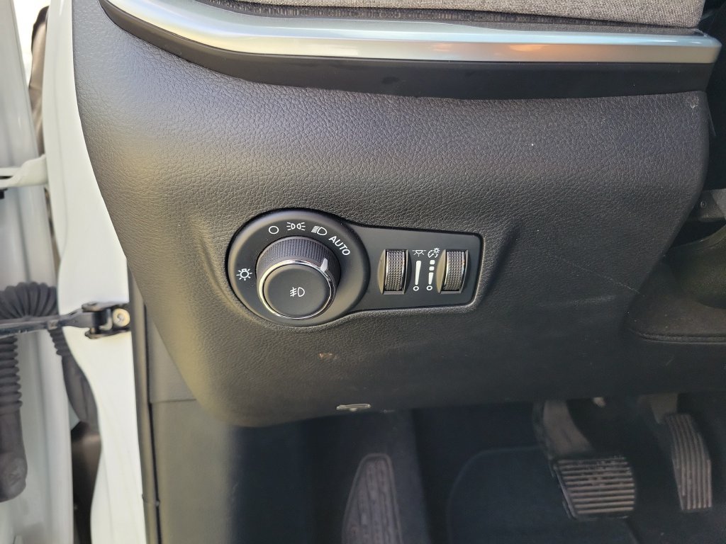 Used 2024 Jeep Compass Latitude AWD/4WD image 23
