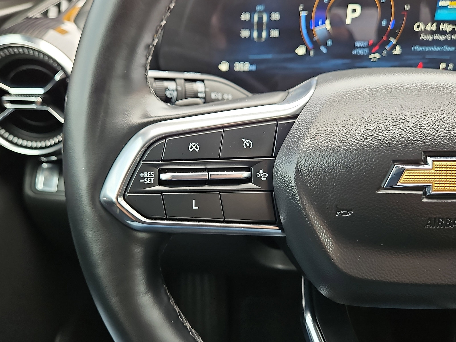 Used 2025 Chevrolet Equinox LT w/ Convenience Package II FWD image 16