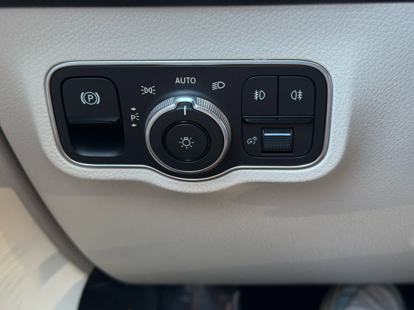 Certified 2026 Mercedes-Benz GLB 250 4MATIC image 25