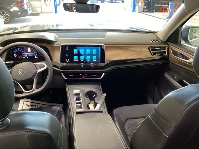 Used 2024 Volkswagen Atlas SE image 9
