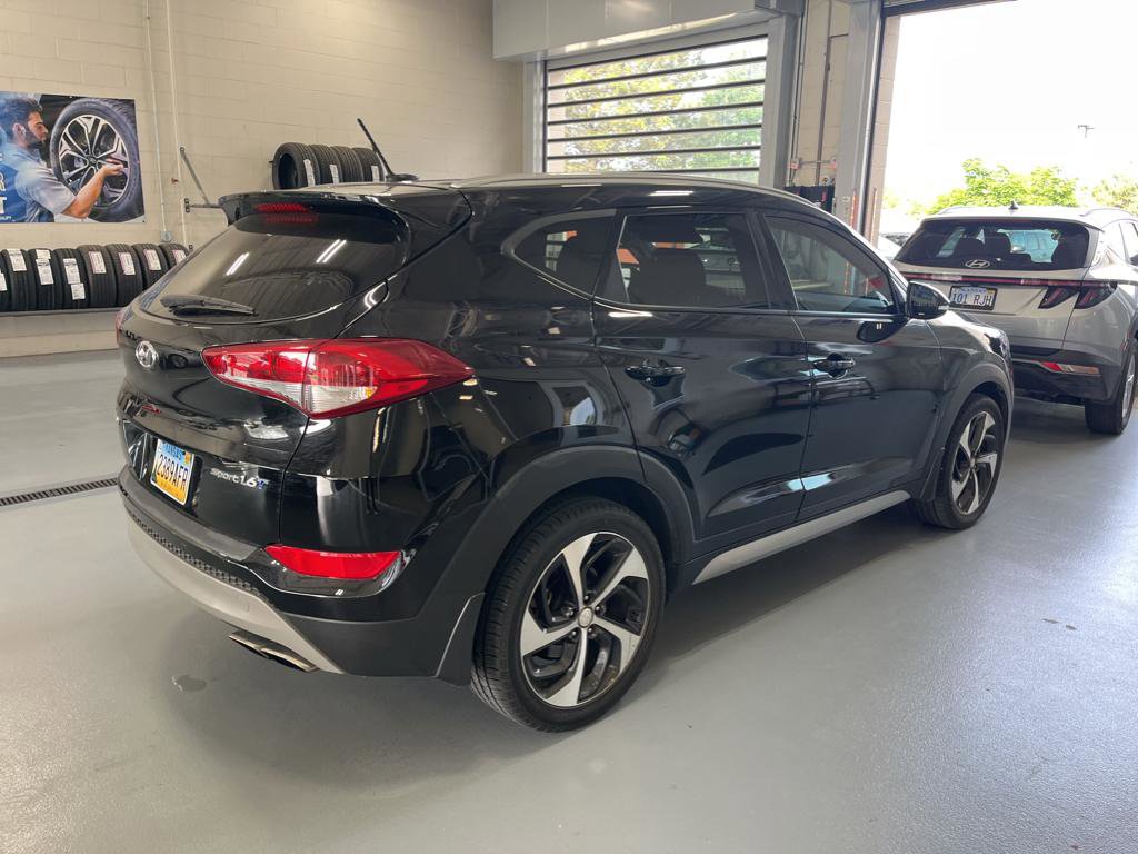 Used 2017 Hyundai Tucson Sport image 4