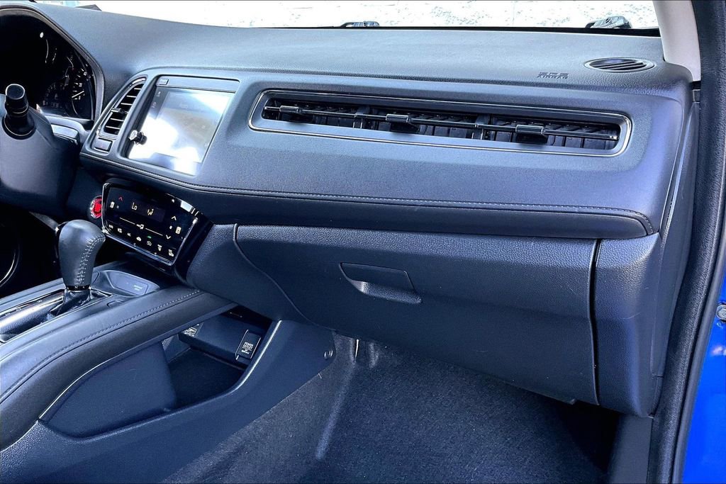 Used 2020 Honda HR-V Touring image 16