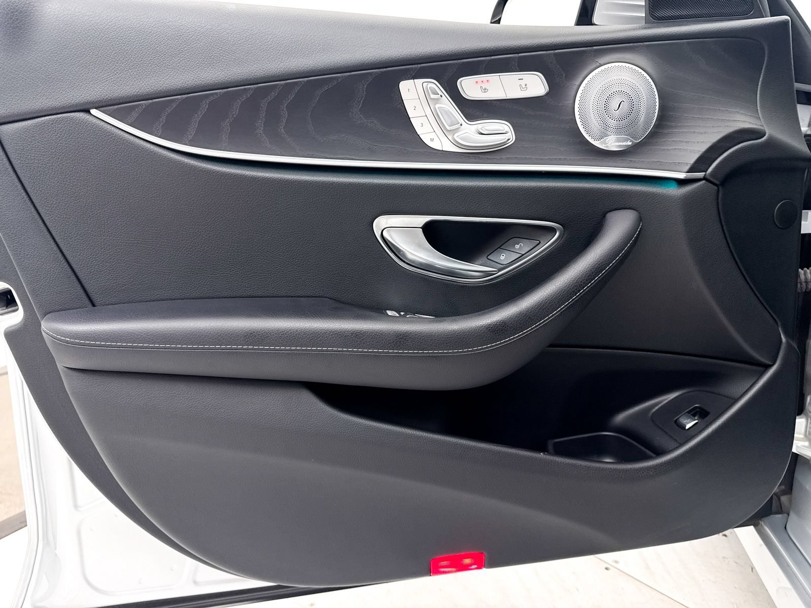 Used 2019 Mercedes-Benz E 300 4MATIC image 30