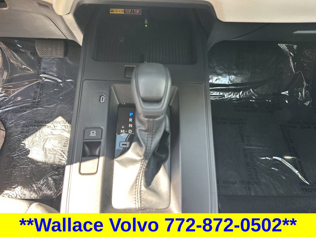 Used 2026 Toyota Corolla Cross LE FWD image 22