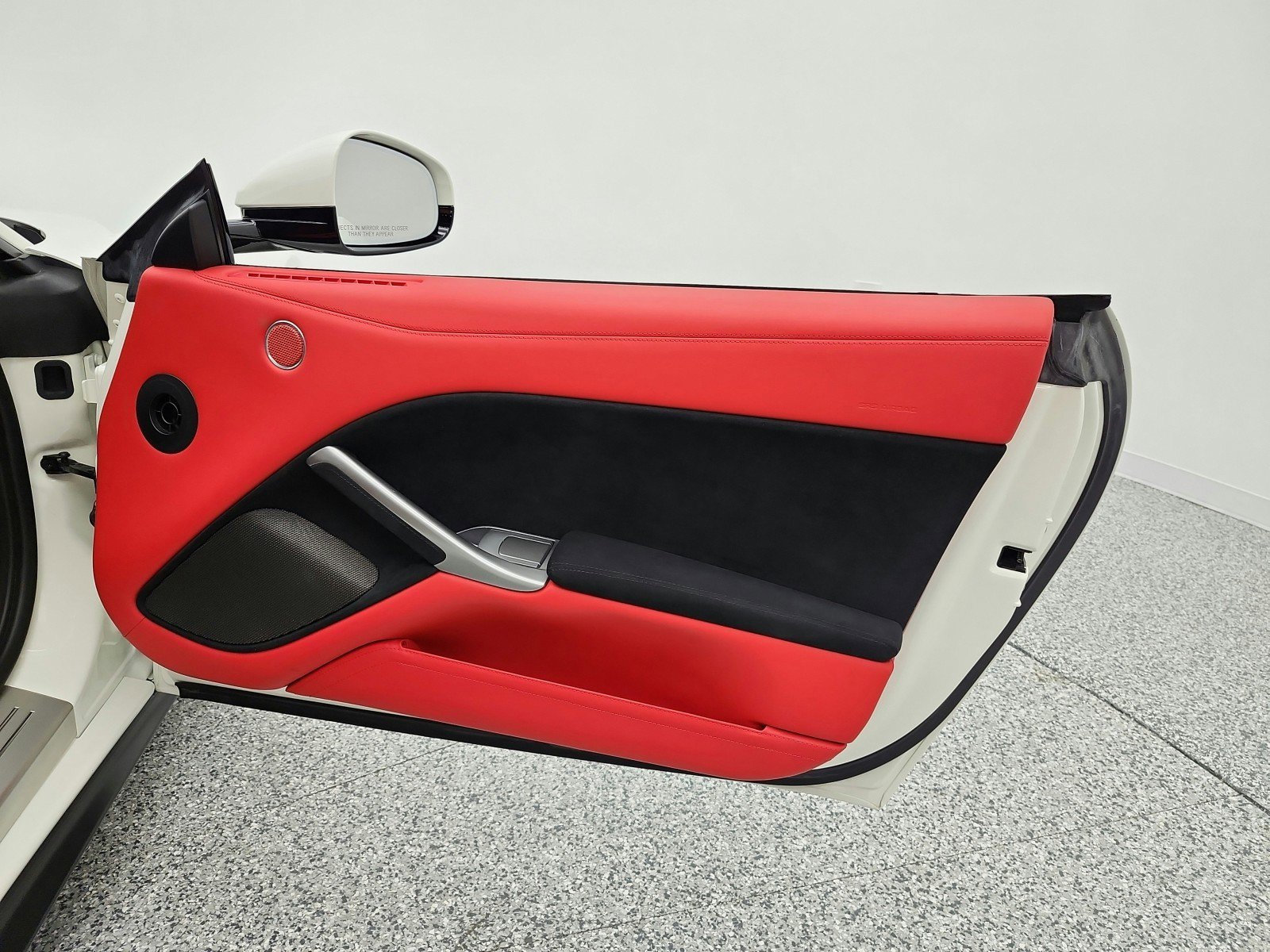 Used 2016 Ferrari F12 Berlinetta image 19