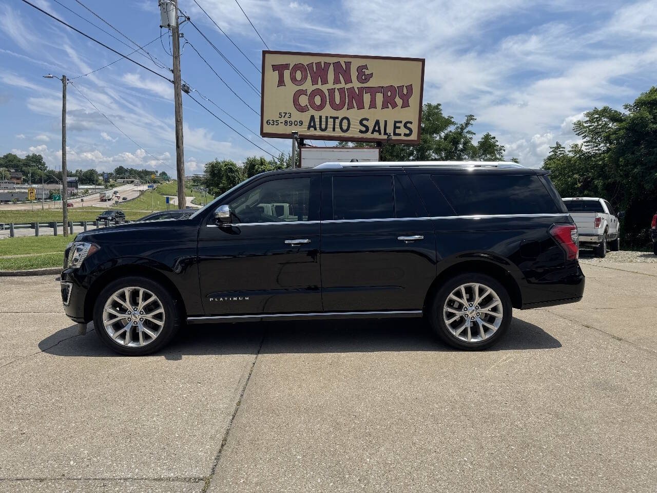 Used 2018 Ford Expedition Max Platinum AWD/4WD image 4