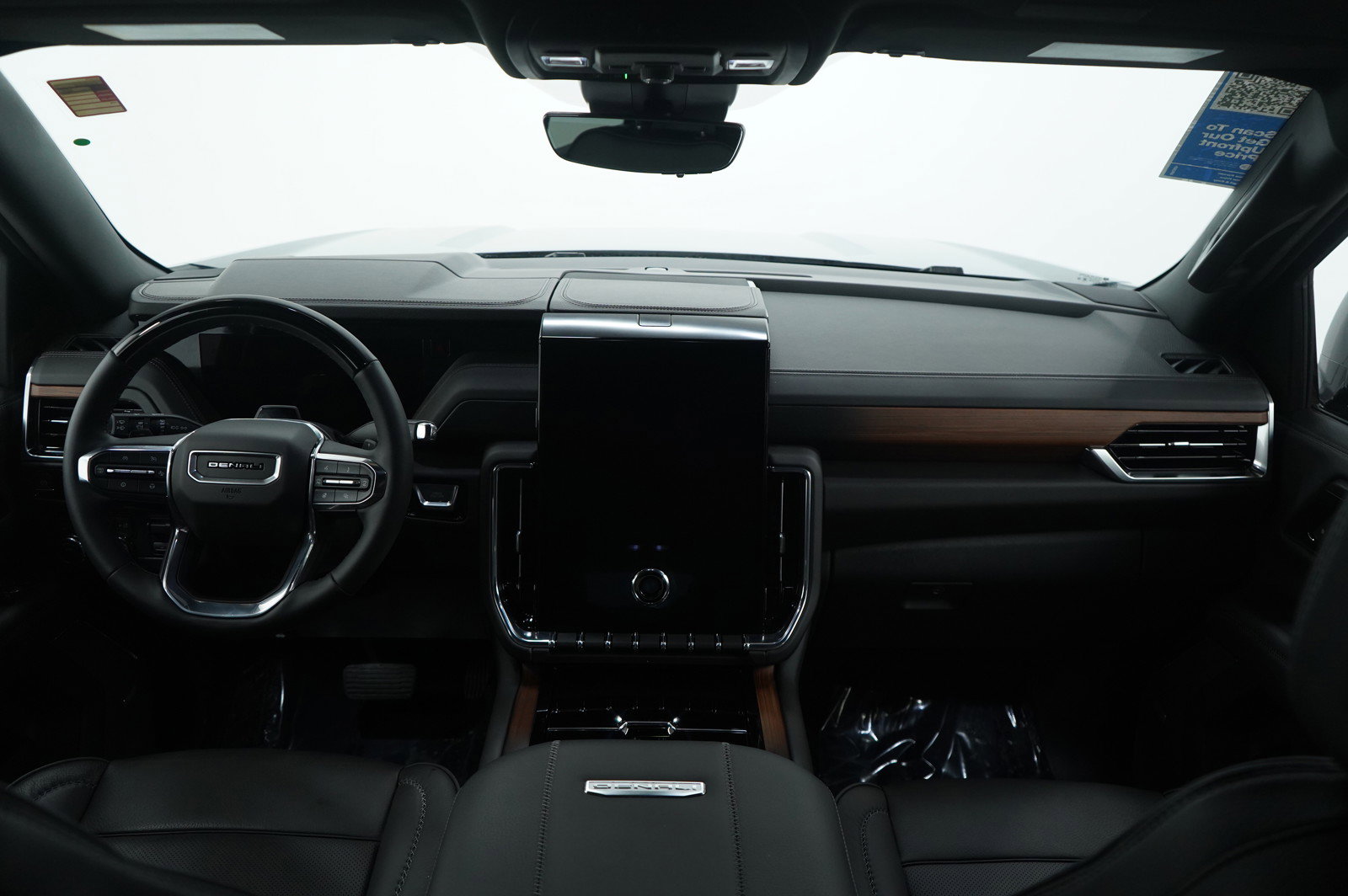 Used 2025 GMC Yukon Denali w/ Denali Reserve Package image 16