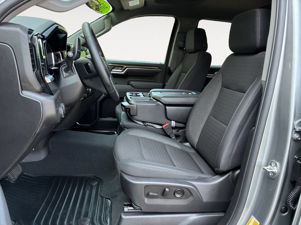 Used 2026 Chevrolet Silverado 1500 RST AWD/4WD image 9