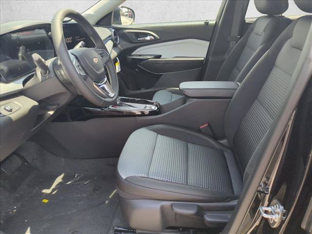 New 2026 Chevrolet Trax LT w/ LT Convenience Package FWD image 4