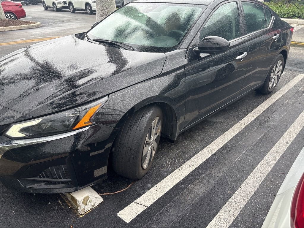 Certified 2023 Nissan Altima 2.5 S FWD image 2